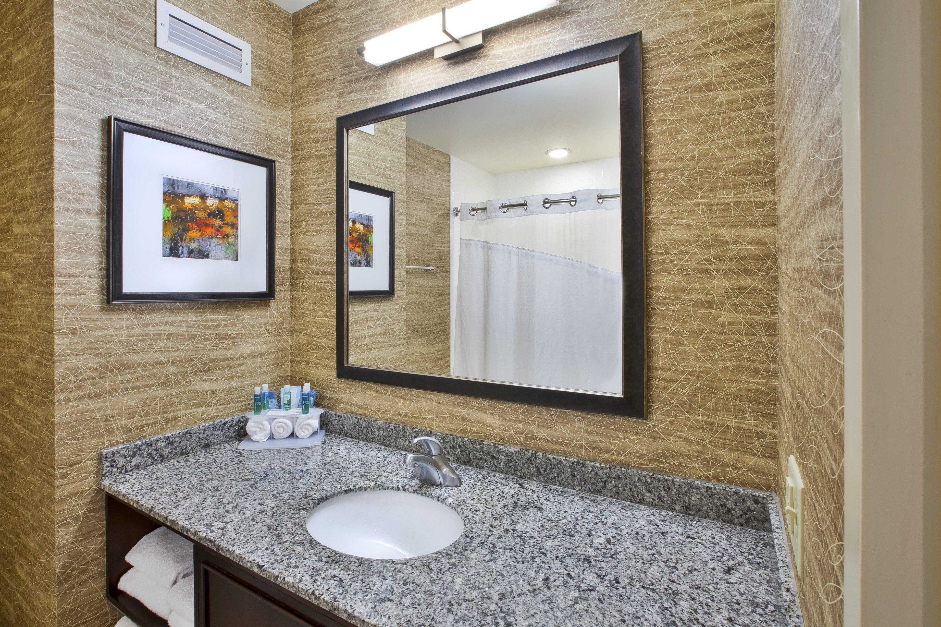 Express & Finger Lakes By Ihg Hotel