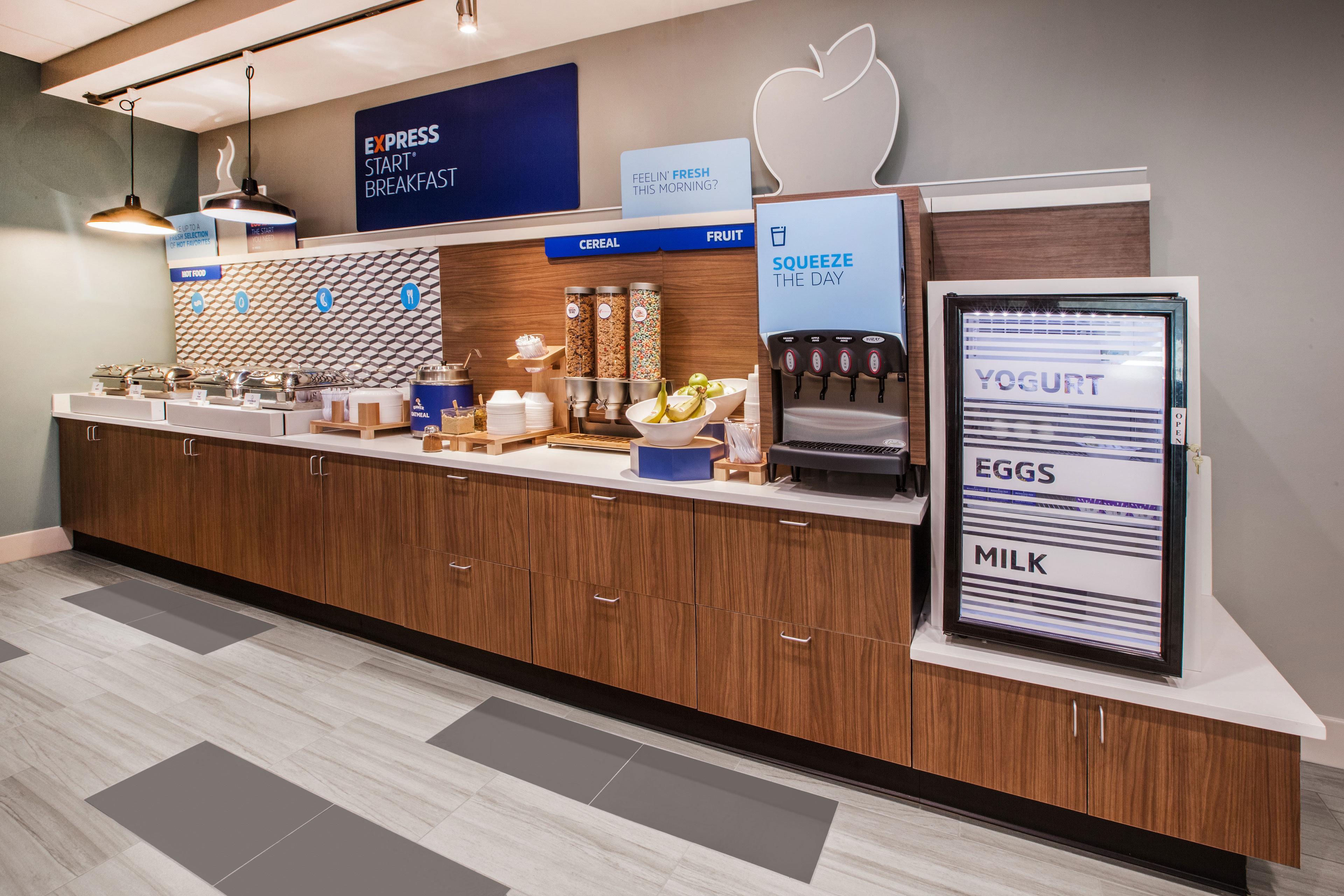Express & Finger Lakes By Ihg Hotel