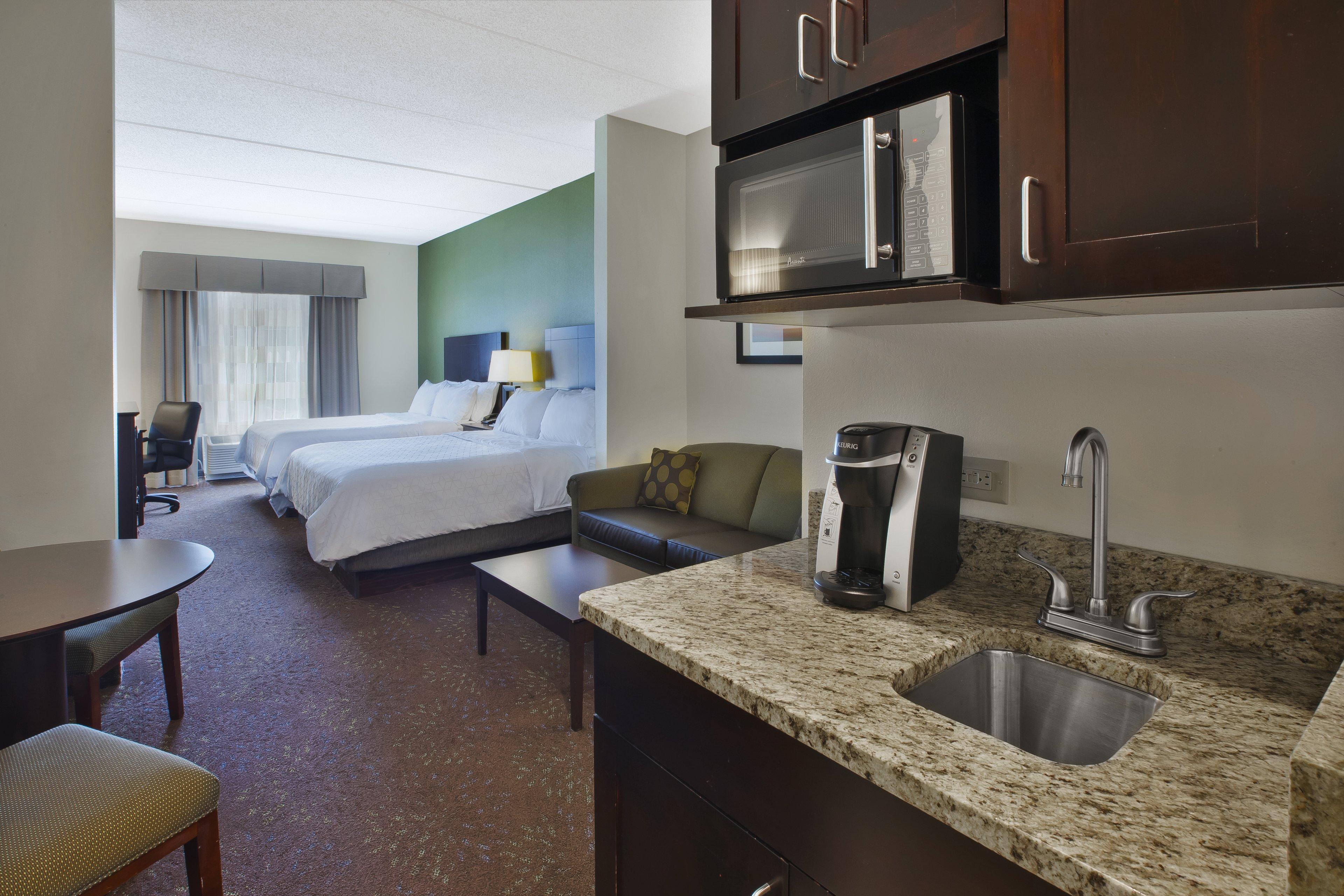 Express & Finger Lakes By Ihg Hotel 2*