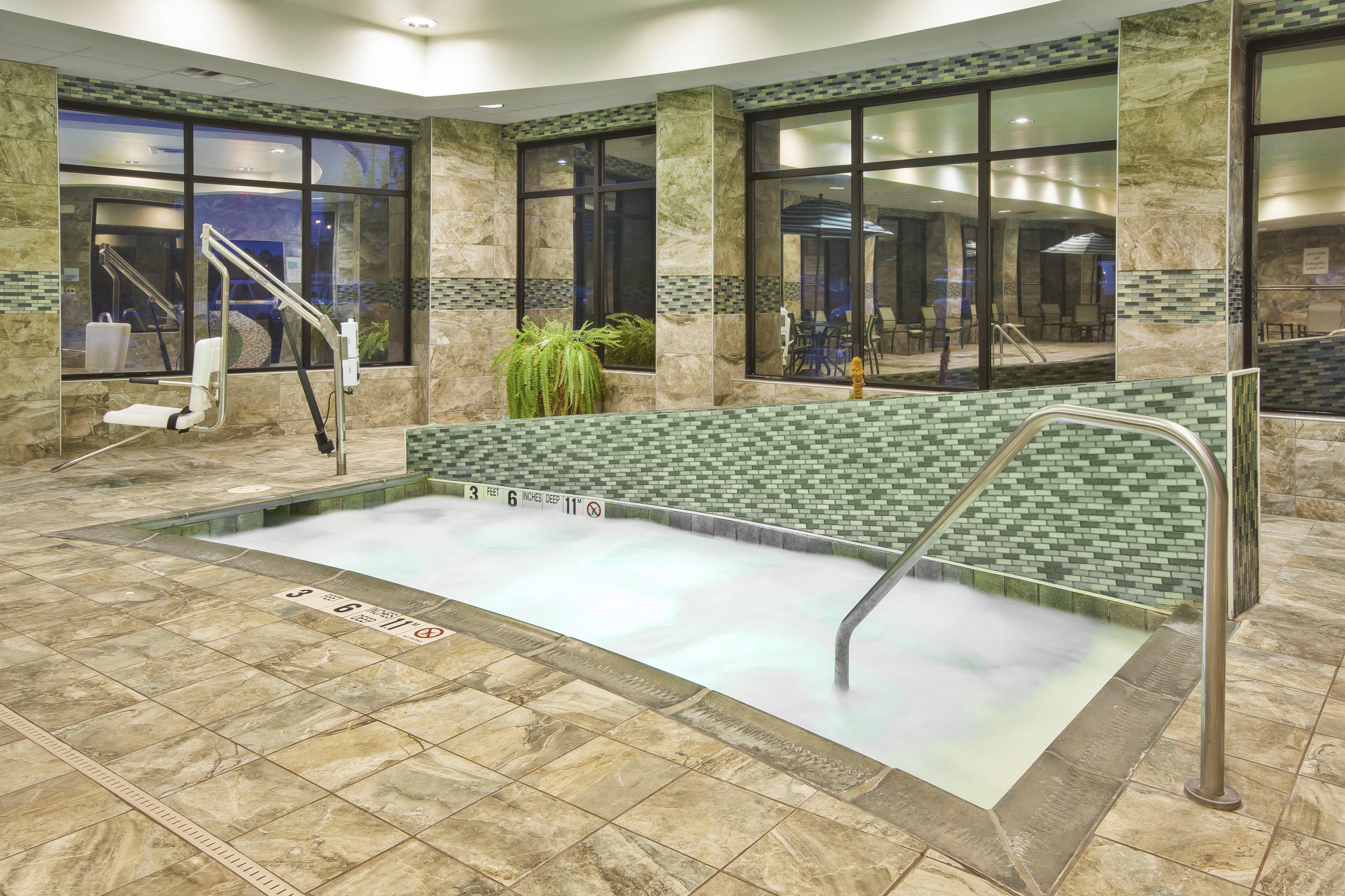 Express & Finger Lakes By Ihg 2* Geneva