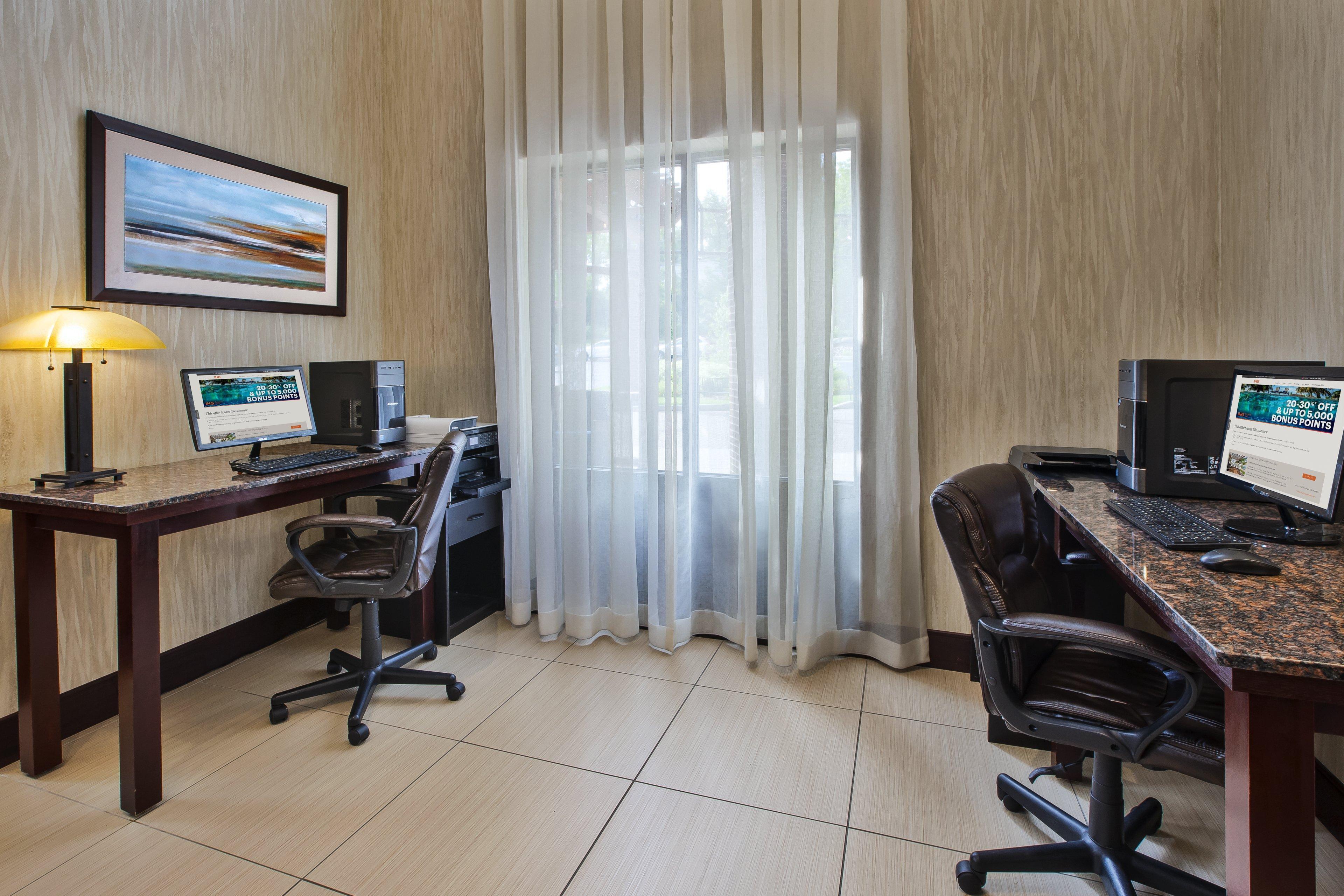 Express & Finger Lakes By Ihg Geneva