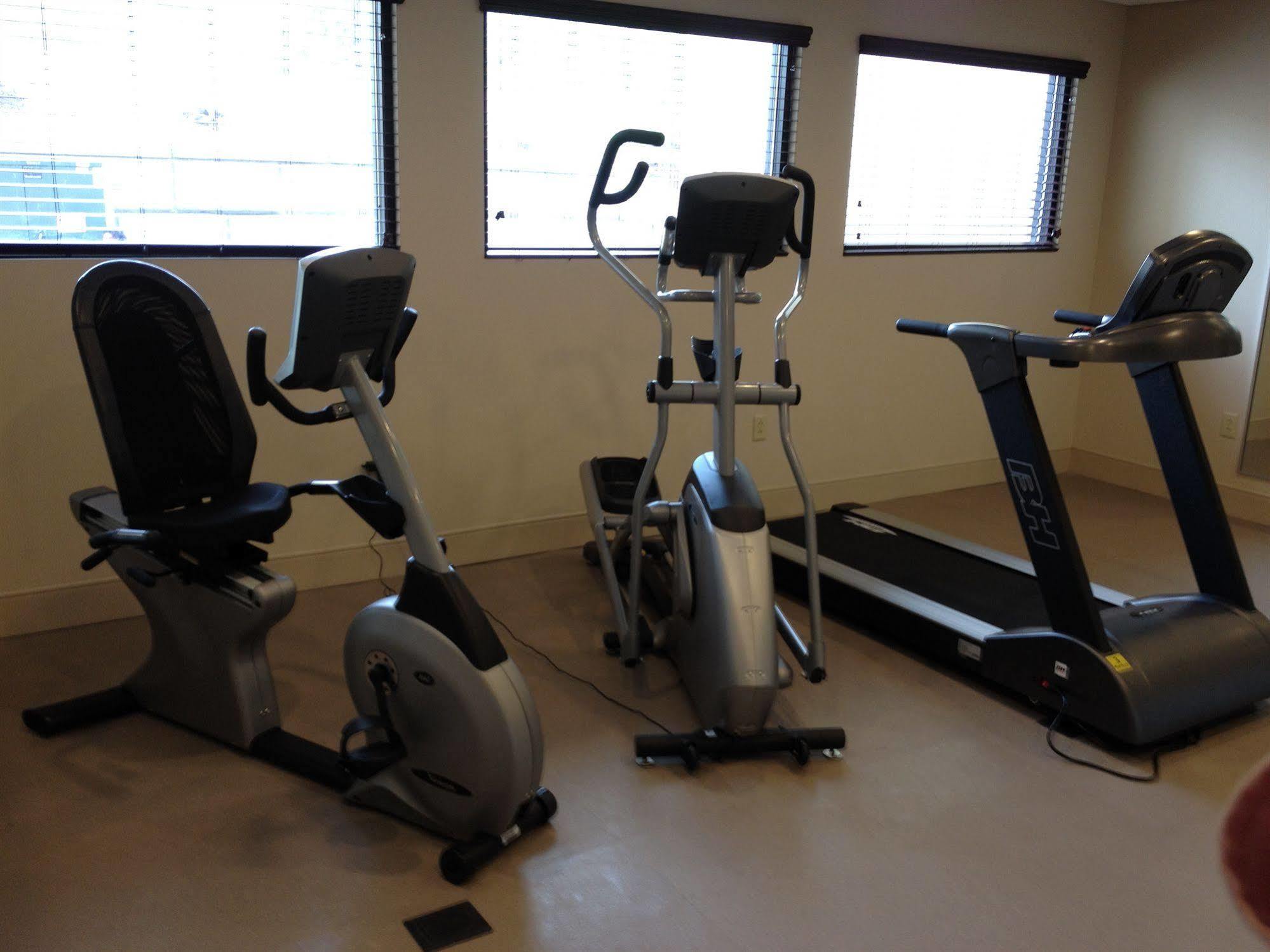 Express & Finger Lakes By Ihg Hotel