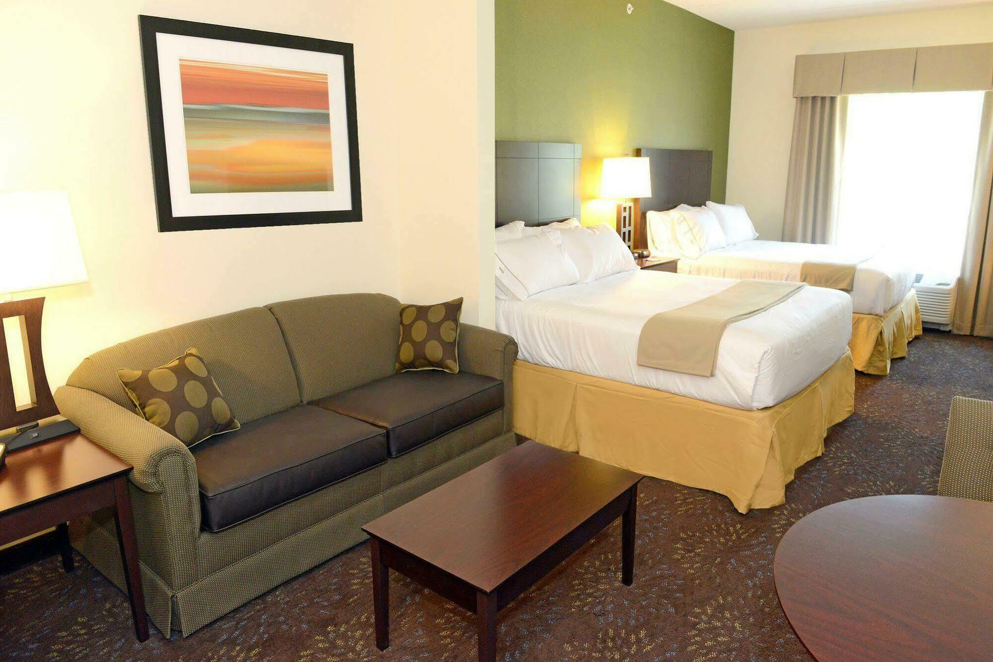 Express & Finger Lakes By Ihg 2*